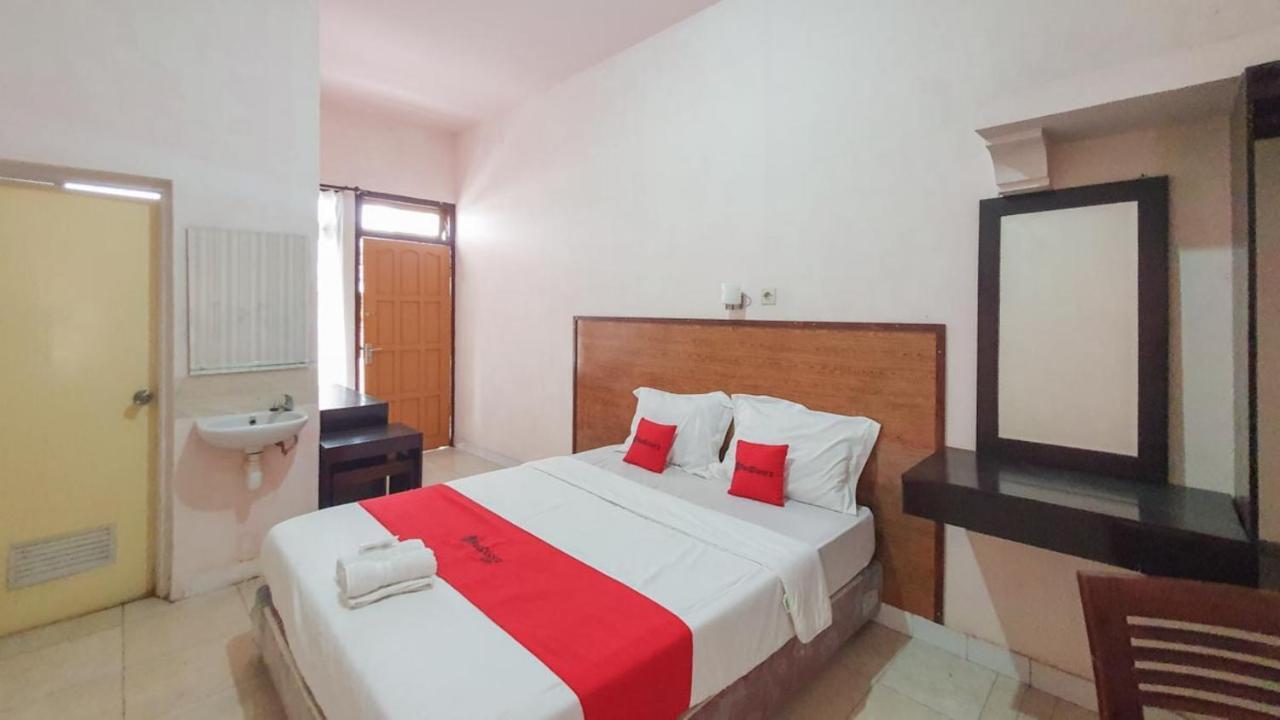 Hotel Reddoorz At Pujon Malang à Batu  Extérieur photo