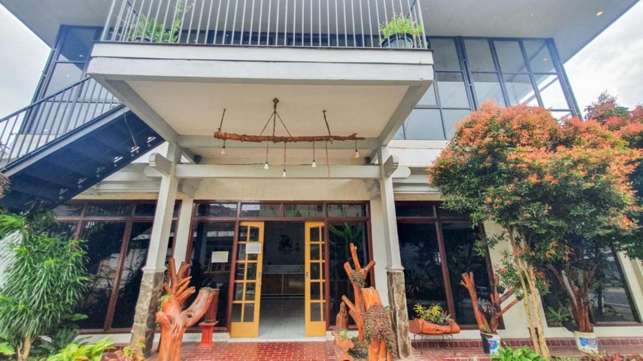 Hotel Reddoorz At Pujon Malang à Batu  Extérieur photo
