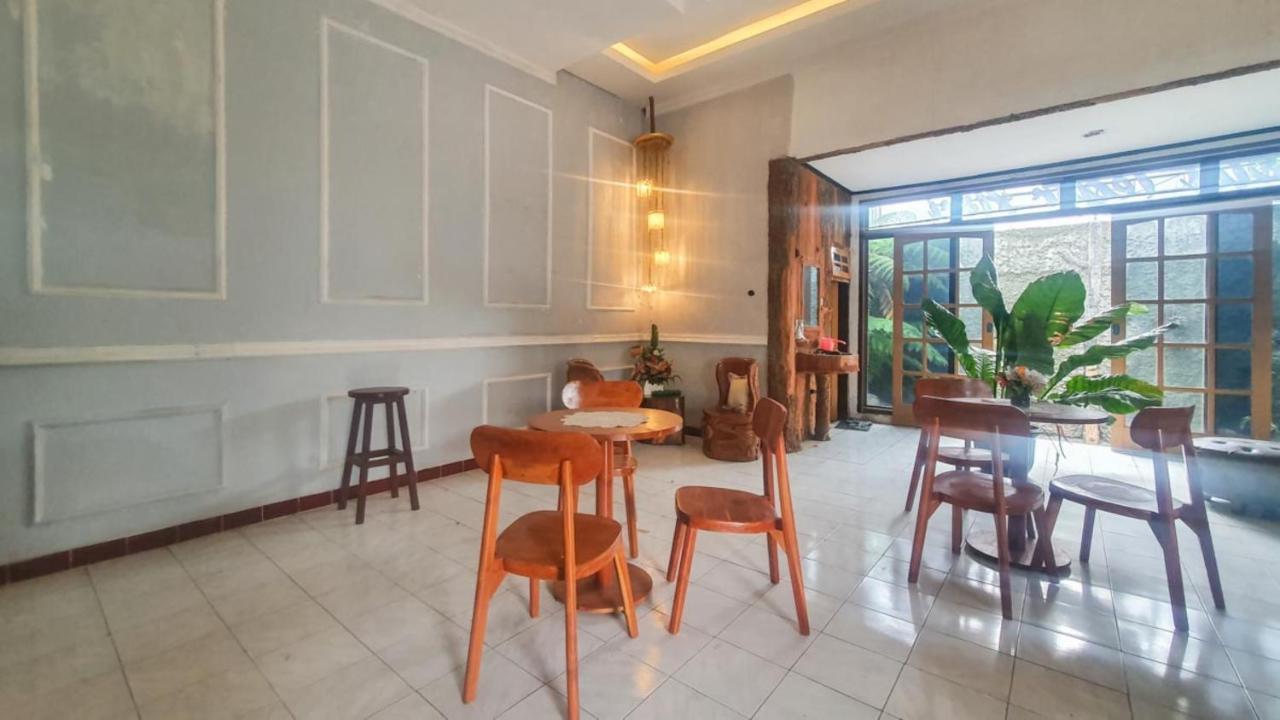 Hotel Reddoorz At Pujon Malang à Batu  Extérieur photo