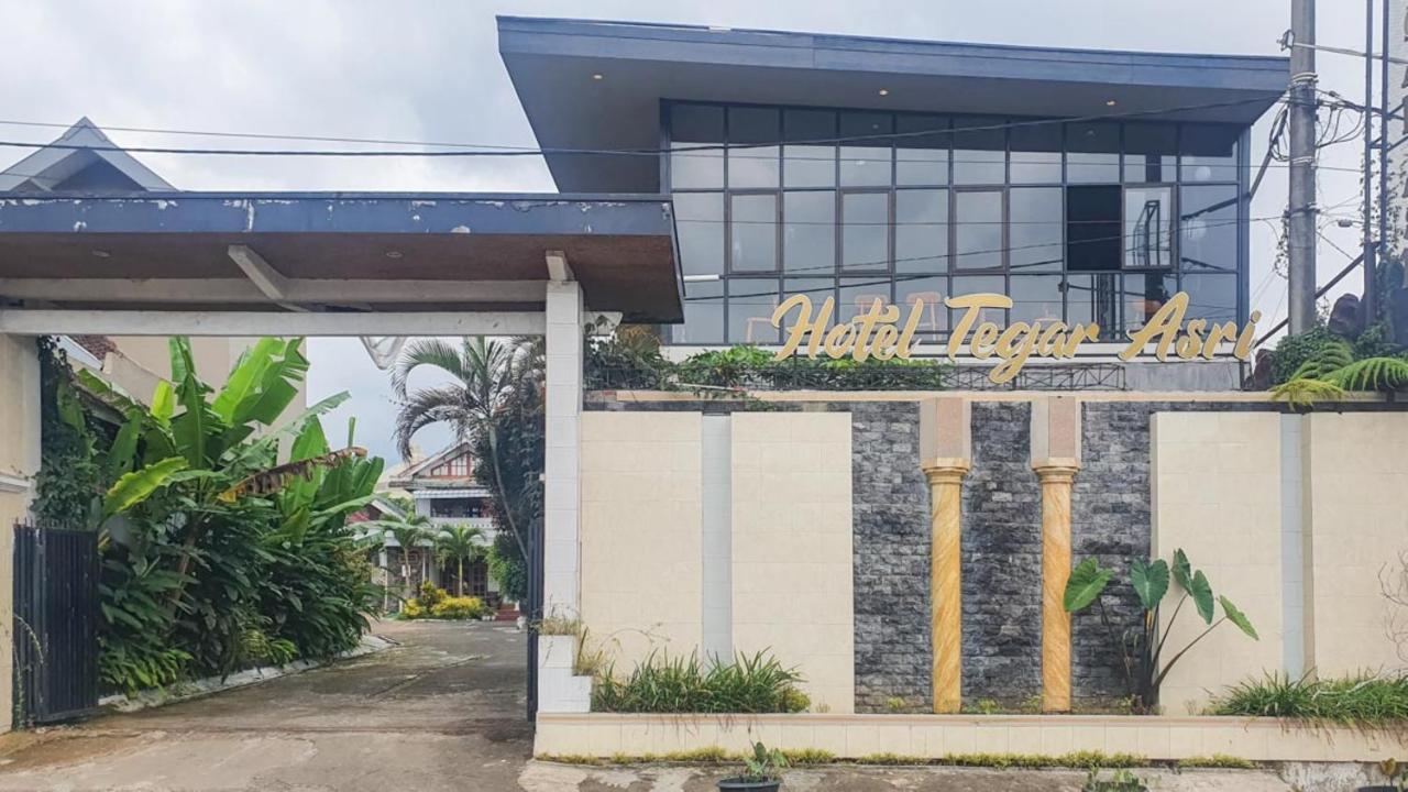 Hotel Reddoorz At Pujon Malang à Batu  Extérieur photo