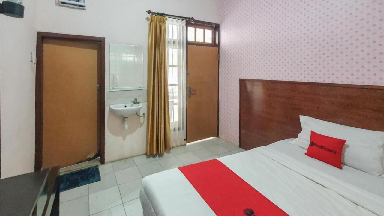 Hotel Reddoorz At Pujon Malang à Batu  Extérieur photo