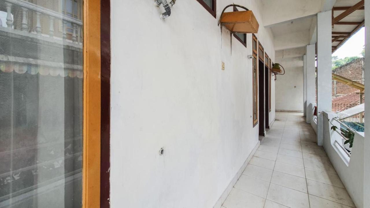 Hotel Reddoorz At Pujon Malang à Batu  Extérieur photo