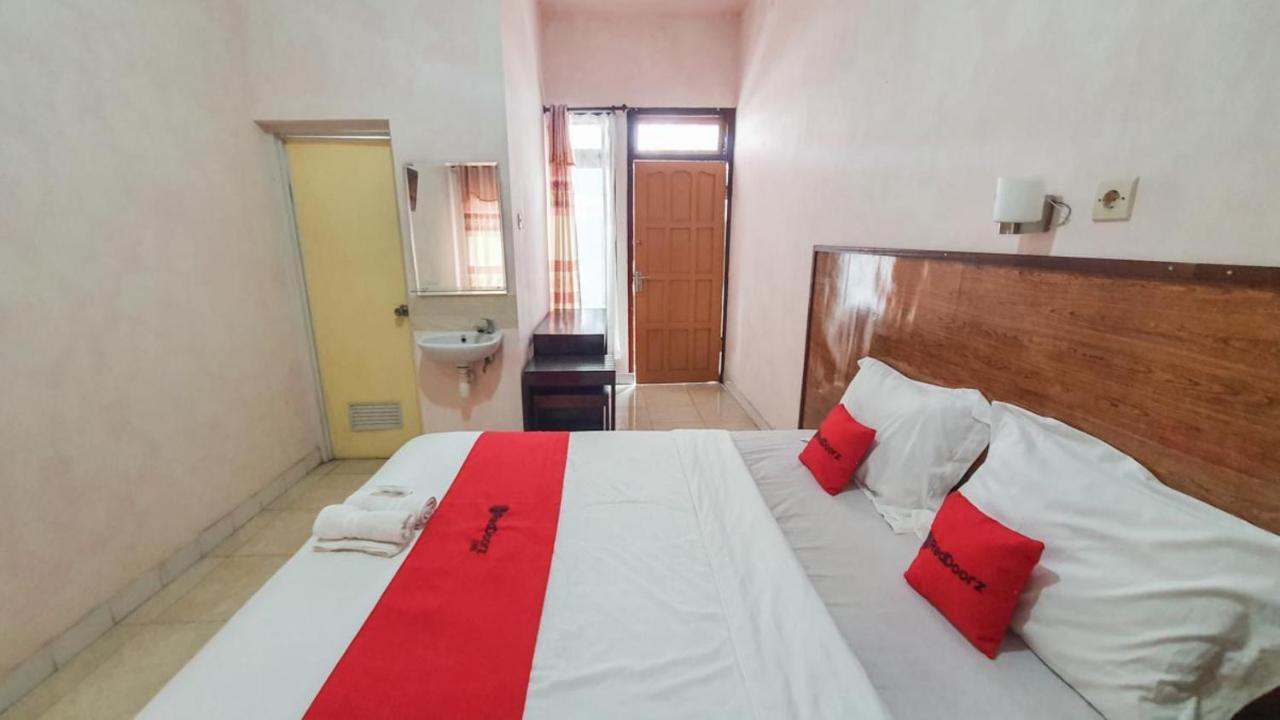 Hotel Reddoorz At Pujon Malang à Batu  Extérieur photo