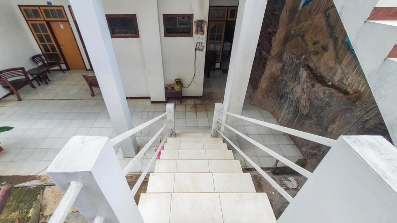 Hotel Reddoorz At Pujon Malang à Batu  Extérieur photo